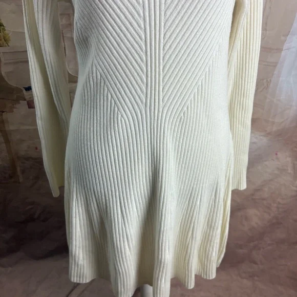 NEW Elie Tahari Cream Ribbed Long Sleeve Dress in Winter White - Picture 4 of 11